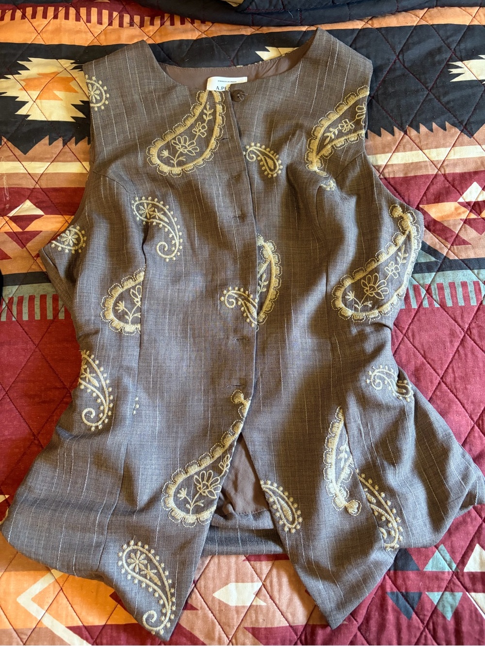 A.Peach Paisley-Print Brown Sleeveless Tank Top